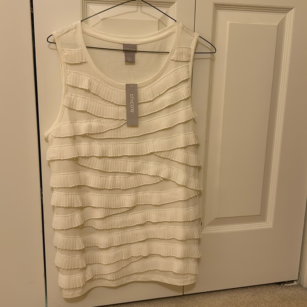 Chicos BNWT sleeveless top. Size 1.